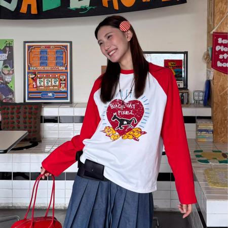 BY11591# 小众马年限定涂鸦爱心印花插肩撞色慵懒宽松纯棉长袖T恤女  服裝批發女裝批發服飾貨源