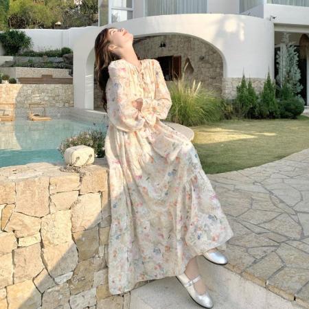 超仙温柔风浪漫法式别致多巴胺碎花长裙新款气质大摆型连衣裙女春  服裝批發女裝批發服飾貨源