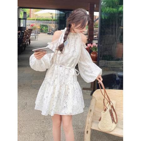 露肩碎花连衣裙女夏季新款气质温柔清冷感度假风宽松显瘦裙子  服裝批發女裝批發服飾貨源