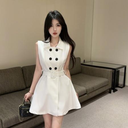 新款高级感收腰无袖翻领挺括质感风衣式连衣裙女配腰带  服裝批發女裝批發服飾貨源