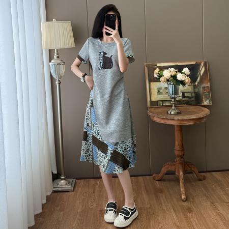刺绣连衣裙定位猫咪撞色拼接时尚遮肉显瘦中长款大码T恤裙  服裝批發女裝批發服飾貨源