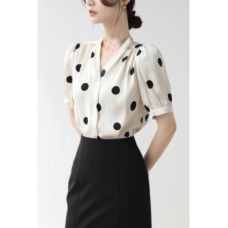 法式复古波点V领衬衫短袖女夏季新款玫瑰花系带缎面通勤上衣  服裝批發女裝批發服飾貨源