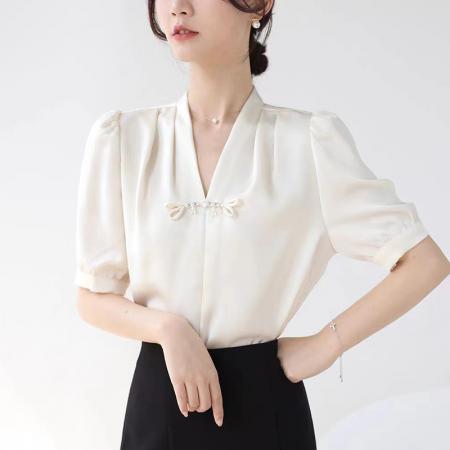网图复古新中式V领盘扣短袖衬衫女装夏季新款轻国风缎面小衫上衣  服裝批發女裝批發服飾貨源
