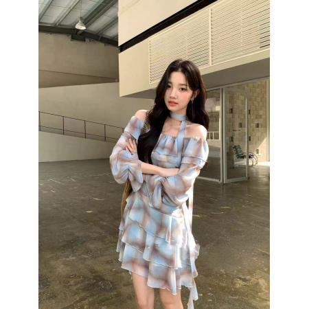 BY11730# 春夏新款气质露肩荷叶边女薄款连衣裙温柔氛围感格纹雪纺女裙 服裝批發女裝批發服飾貨源