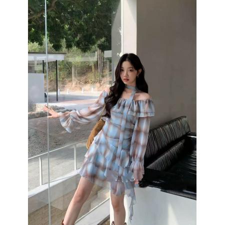 BY11730# 春夏新款气质露肩荷叶边女薄款连衣裙温柔氛围感格纹雪纺女裙 服裝批發女裝批發服飾貨源