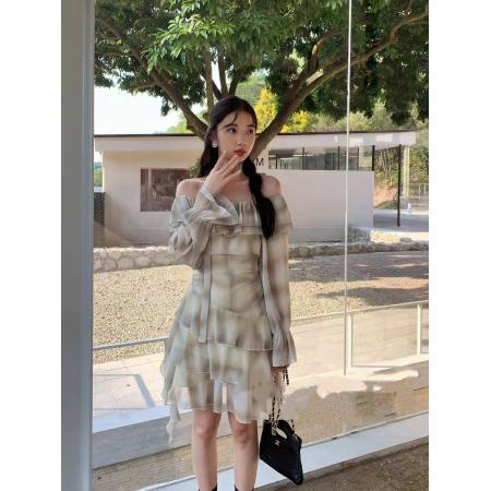 BY11730# 春夏新款气质露肩荷叶边女薄款连衣裙温柔氛围感格纹雪纺女裙 服裝批發女裝批發服飾貨源