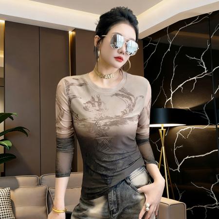 BY11736# 新款定位网纱印花圆领长袖t恤女时尚渐变修身打底衫潮 服裝批發女裝批發服飾貨源