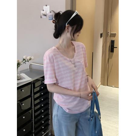 BY11766# 图多巴胺穿搭黄色条纹V领宽松短袖T恤女夏新款设计感上衣 服裝批發女裝批發服飾貨源