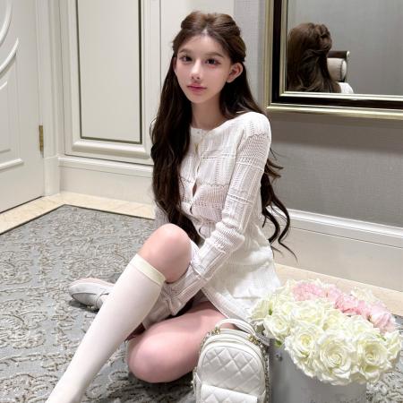 BY11864# 维斯镂花镂空系列针织开衫外套仙女设计感蛋糕短裙套装女 服裝批發女裝批發服飾貨源