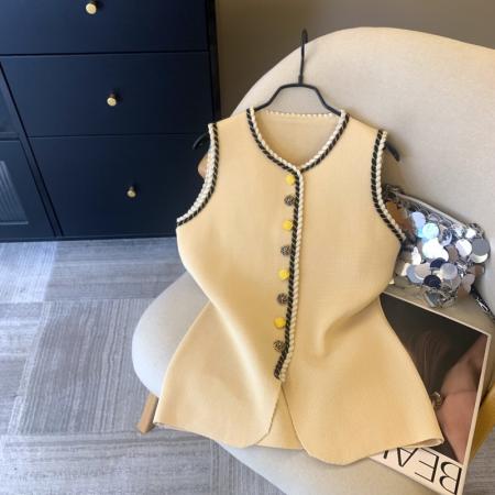 BY11868# 上外穿坎肩上衣叠穿春气质简约轻奢编织撞色单排扣马甲 服裝批發女裝批發服飾貨源