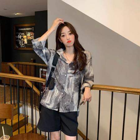 BY11871# 春季女网红复古水墨印花衬衫女学生港风设计感小众长袖T恤衬衣潮 服裝批發女裝批發服飾貨源