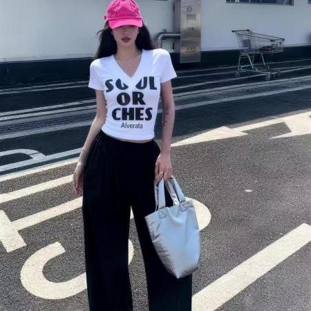 BY11887# 酷辣妹V领字母短款T恤韩日系ootd时尚垫肩春夏新ins潮原版蓝S 服裝批發女裝批發服飾貨源