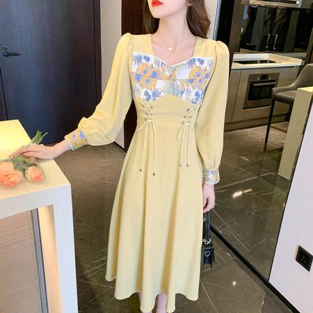 BY11981# 秋季新款复古法式温柔风气质显瘦方领连衣裙子茶歇小众设计感 服裝批發女裝批發服飾貨源