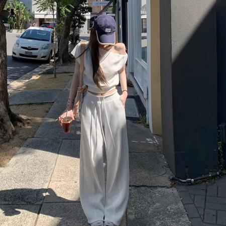 BY12052# 纯欲风斜领露肩短袖T恤女春季时尚套装宽松阔腿休闲裤白色两件套 服裝批發女裝批發服飾貨源