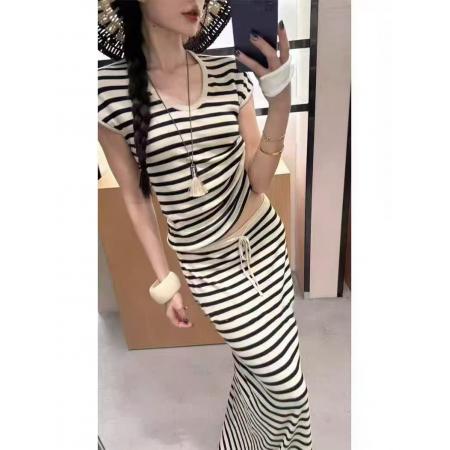 BY12090# 法式休闲简约慵懒风条纹U领短袖爆款T恤女夏季高腰直筒半身裙套装 服裝批發女裝批發服飾貨源