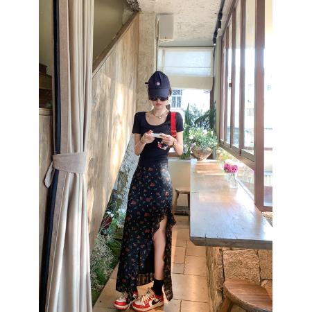 黑色碎花不规则开叉半身裙女春夏新品设计感显瘦包臀裙 服裝批發女裝批發服飾貨源