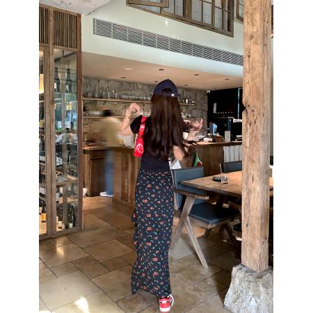 黑色碎花不规则开叉半身裙女春夏新品设计感显瘦包臀裙 服裝批發女裝批發服飾貨源