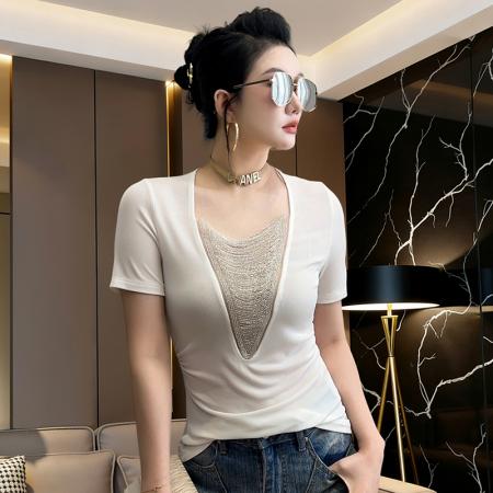 BY12129# 夏季高级感V领串珠镂空短袖女气质显瘦百搭轻熟别致独特上衣 服裝批發女裝批發服飾貨源