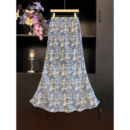 BY12132# 品质五线打边青花瓷印花透纱斜裁鱼尾半身裙 服裝批發女裝批發服飾貨源