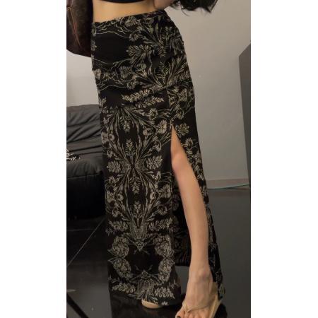 BY12133# 品质五线打边开叉设计感褶皱黑花碎花A字半身裙 服裝批發女裝批發服飾貨源