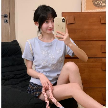 BY12148# 小众刺绣蝴蝶结正肩T恤女甜美温柔风荷叶边短袖不露腰短款 服裝批發女裝批發服飾貨源