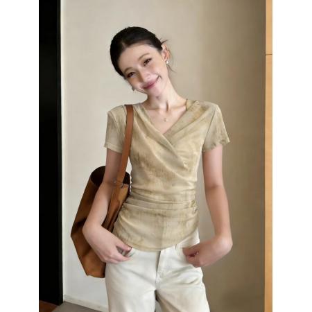 BY12167# 法式扎染正肩短袖t恤女夏季新款设计感v领褶皱收腰不规则漂亮上衣 服裝批發女裝批發服飾貨源