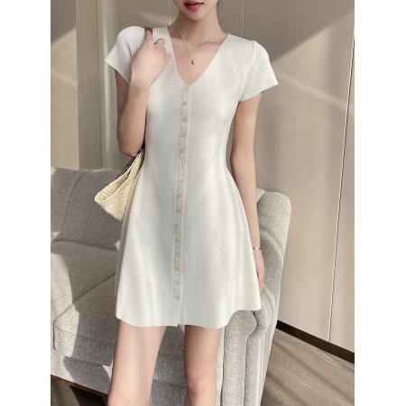 BY12181# 白色V领短袖针织连衣裙女夏季新简约收腰显瘦通勤短裙 服裝批發女裝批發服飾貨源