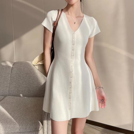 BY12181# 白色V领短袖针织连衣裙女夏季新简约收腰显瘦通勤短裙 服裝批發女裝批發服飾貨源