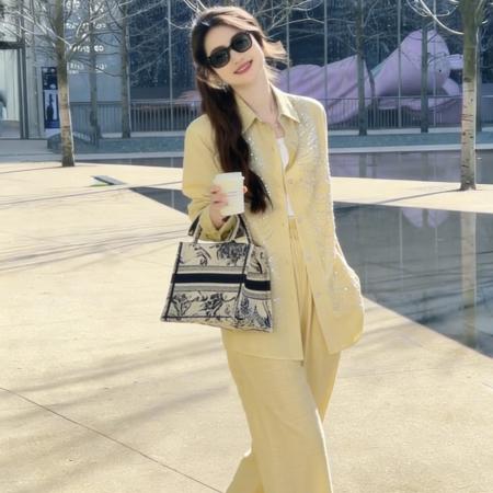 春季休闲两件套穿搭女宽松时尚烫钻长袖单排扣衬衫高腰阔腿裤套装 服裝批發女裝批發服飾貨源