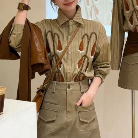 BY12242# 老钱风气质设计感刺绣条纹长袖上衣女新款衬衫内搭＋半身裙 服裝批發女裝批發服飾貨源