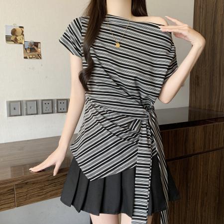 大码胖mm不规则条纹露肩T恤女春夏新款气质遮肉显瘦正肩短袖上衣 服裝批發女裝批發服飾貨源