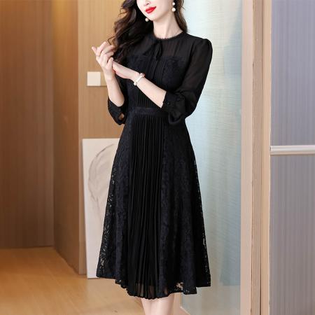 早秋气质名媛法式复古木耳边百褶a字收腰大摆蕾丝刺绣黑色连衣裙 服裝批發女裝批發服飾貨源