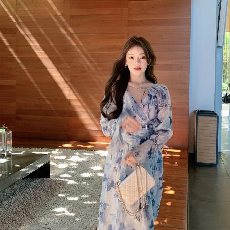 BY12317# 春夏季新款气质法式v领天丝蓝色碎花连衣裙收腰荷叶袖长裙ins 服裝批發女裝批發服飾貨源