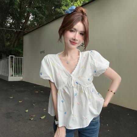 BY12366# 原面料做工刺绣-短款泡泡袖棉麻上衣娃娃衫v领短袖衬衫 服裝批發女裝批發服飾貨源