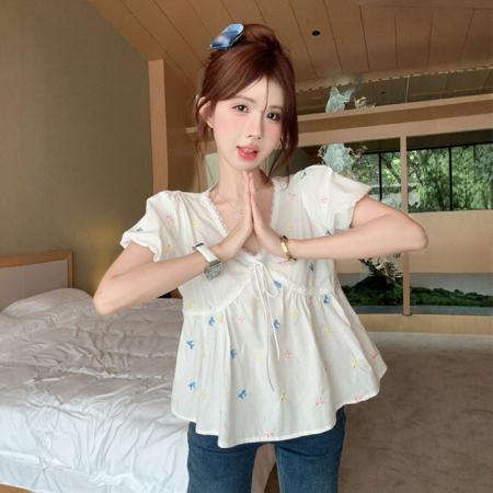 BY12366# 原面料做工刺绣-短款泡泡袖棉麻上衣娃娃衫v领短袖衬衫 服裝批發女裝批發服飾貨源
