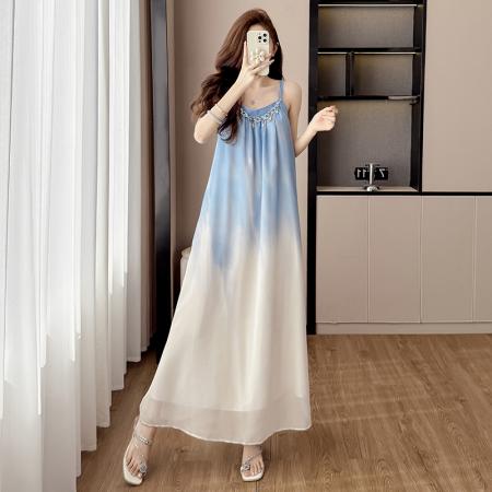 BY12454# v领吊带连衣裙女夏新款雪纺蓝色渐变度假风海边沙滩裙子 服裝批發女裝批發服飾貨源
