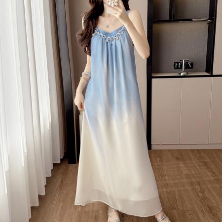 BY12454# v领吊带连衣裙女夏新款雪纺蓝色渐变度假风海边沙滩裙子 服裝批發女裝批發服飾貨源