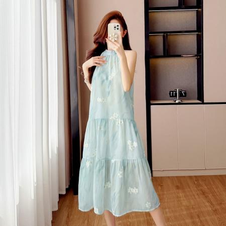 BY12458# 薄荷连衣裙温柔刺绣扎染印花挂脖短裙超仙度假拍照 服裝批發女裝批發服飾貨源