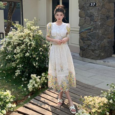 BY12468# 品质新款高级感时尚显瘦水溶蕾丝定位花两件套套装 服裝批發女裝批發服飾貨源