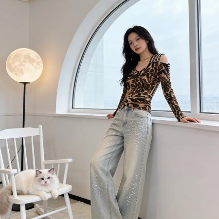 BY12474# 新款豹纹印花网纱设计花边镂空镶钻修身显瘦时尚V领性感美背小衫 服裝批發女裝批發服飾貨源