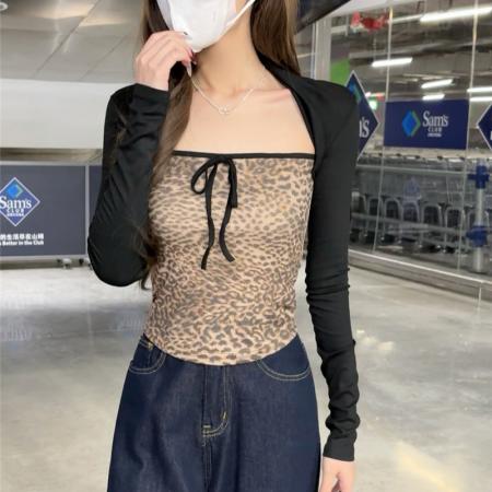 BY12505# 咖色豹纹假两件长袖T恤女装春季百搭显瘦别致上衣 服裝批發女裝批發服飾貨源