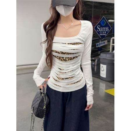 BY12508# 辣妹设计感小众修身收腰破洞长袖T恤方领上衣女 服裝批發女裝批發服飾貨源