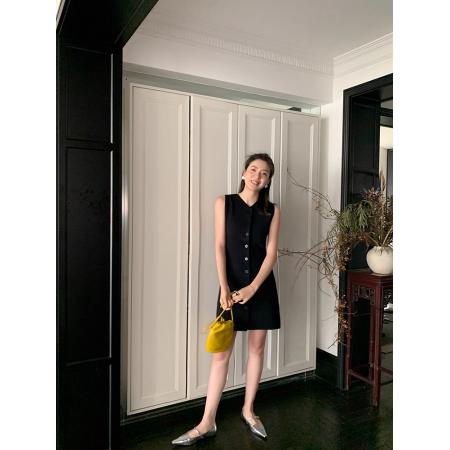 BY12524# 韩国高级感豆绿色v领冰丝针织连衣裙女夏OL小个子法式芭提雅短裙 服裝批發女裝批發服飾貨源