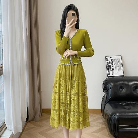 BY12614# 法式小香风V领长袖褶皱工艺连衣裙春秋收腰网纱拼接假两件百褶裙 服裝批發女裝批發服飾貨源