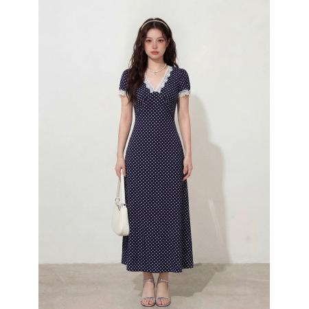 ～大码女装复古拼接蕾丝V领气质...