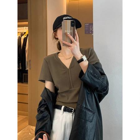 BY12707# 正肩短款V领短袖t恤女夏季新款高级感不规则半袖显瘦百搭上衣 服裝批發女裝批發服飾貨源