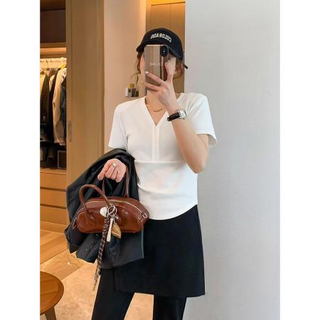 BY12707# 正肩短款V领短袖t恤女夏季新款高级感不规则半袖显瘦百搭上衣 服裝批發女裝批發服飾貨源