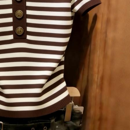 条纹V领短袖针织衫女春夏季新款小资设计感纽扣修身显瘦上衣 服裝批發女裝批發服飾貨源