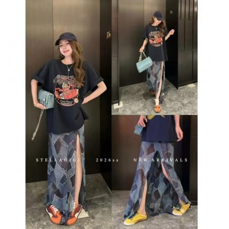 BY12799# 杨依姗美式卡通字母印花T恤＋复古格纹印花雪纺开叉半身裙套装 服裝批發女裝批發服飾貨源