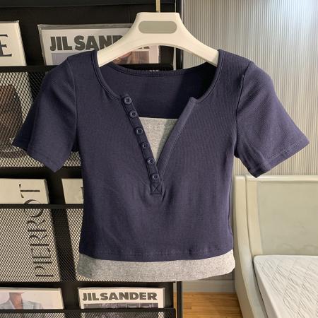 BY12889# 莫代尔面料假两件V领短款上衣 服裝批發女裝批發服飾貨源